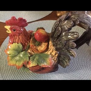 Rooster pitcher